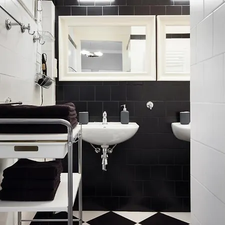 Rose Plaza Apartment Prag